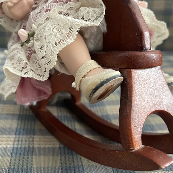 - Emerald Doll Collection - Picture 5 of 10